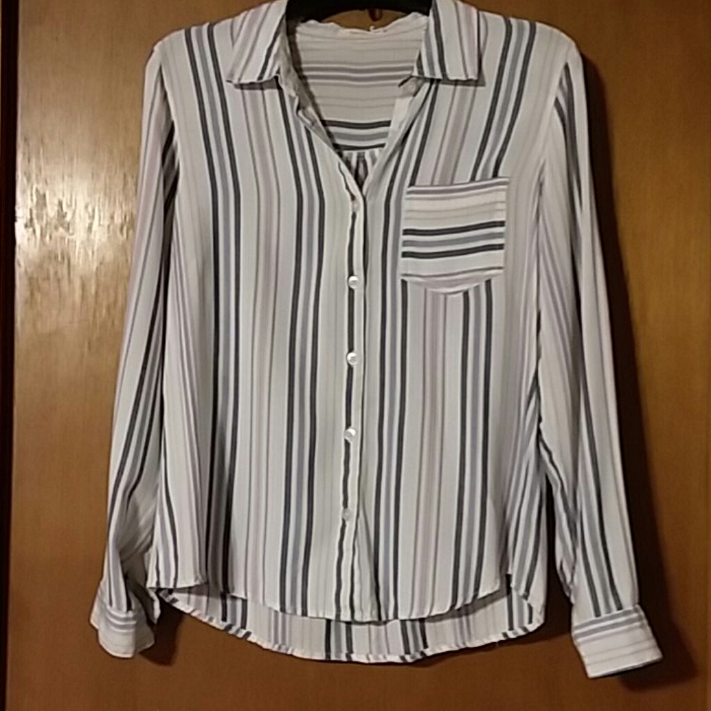 Maurices Button Down Top Size Medium
